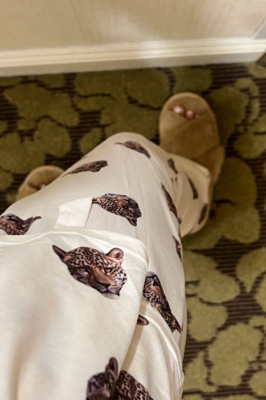 Pijama Pantalón Camisa Manga Larga Cara de Leopardo