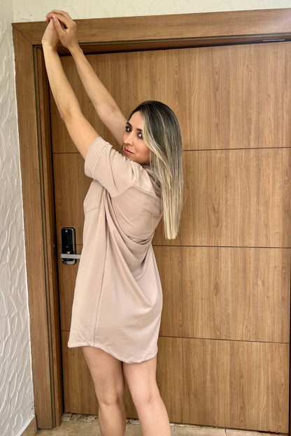 Pijama de manga corta estilo camisero en color camel, ligera y cómoda